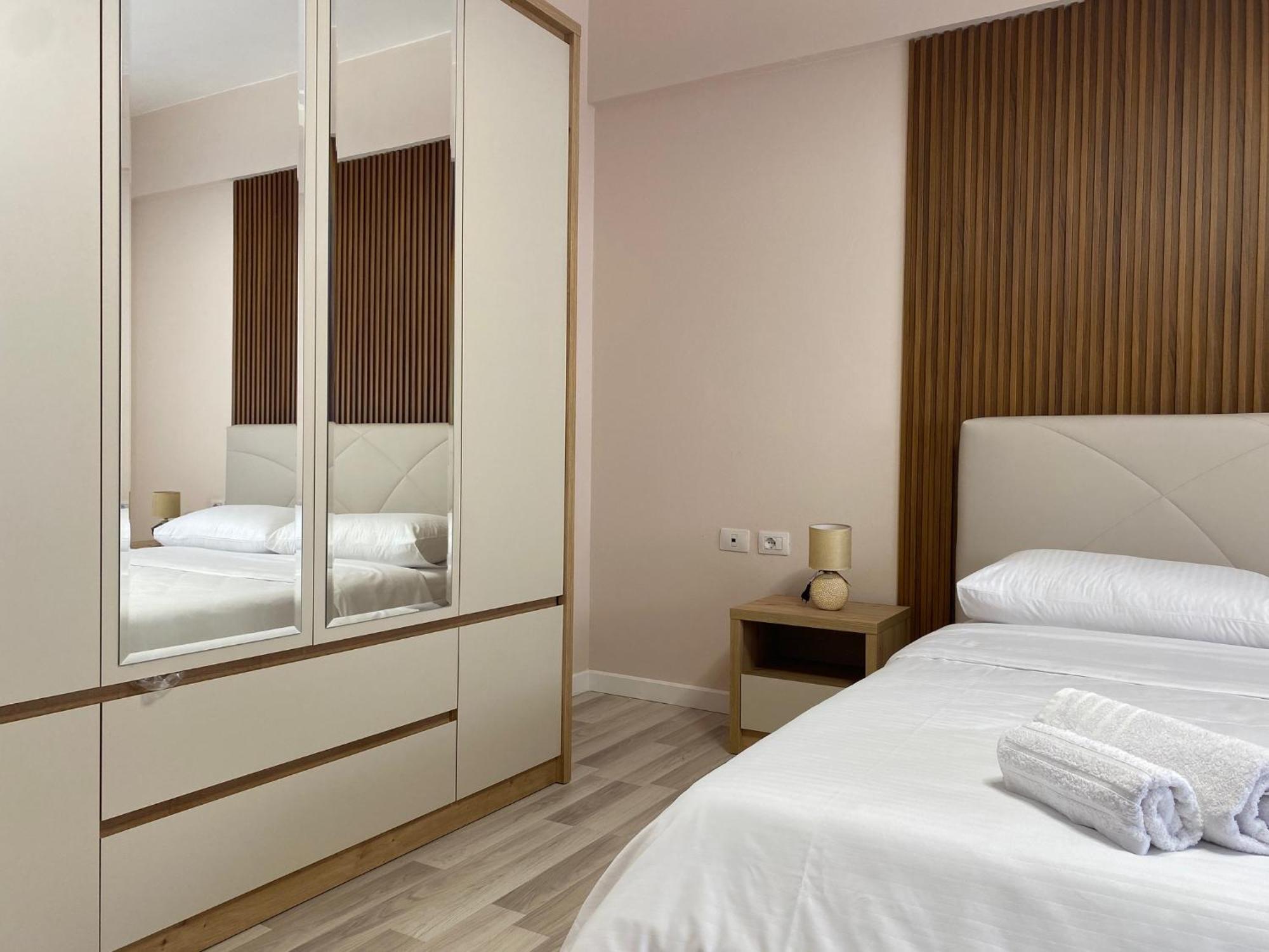 Central Cozy Apartment Тирана Экстерьер фото