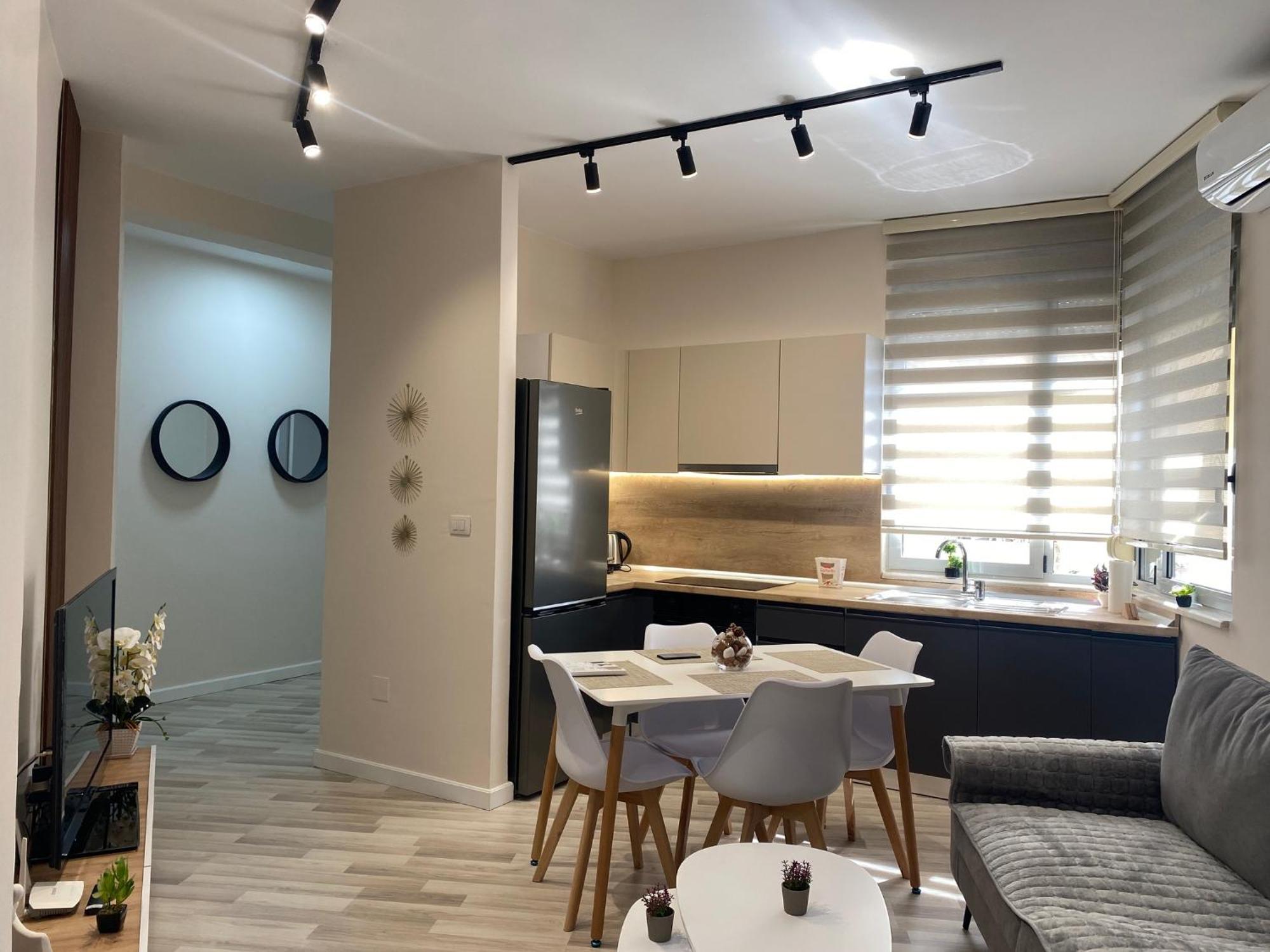 Central Cozy Apartment Тирана Экстерьер фото