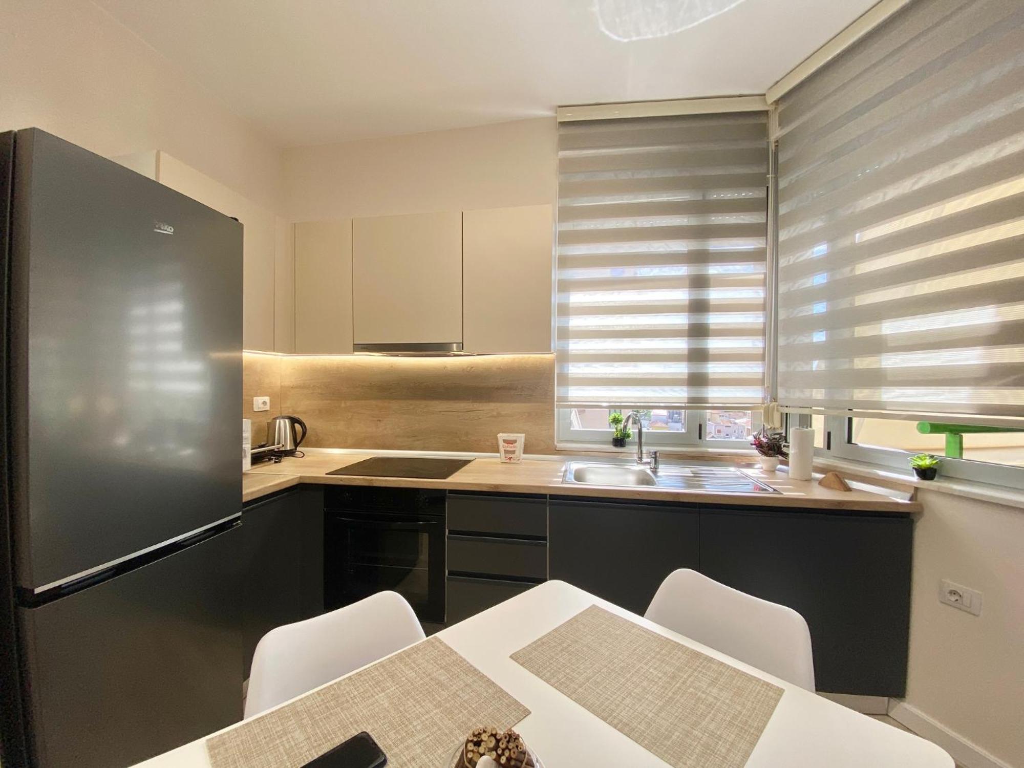 Central Cozy Apartment Тирана Экстерьер фото